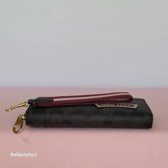 COACH Signature Canvas With Ski Patches Zip-Around Wallet/Wristlet-Brown Black⭐ - Picture 10 of 16